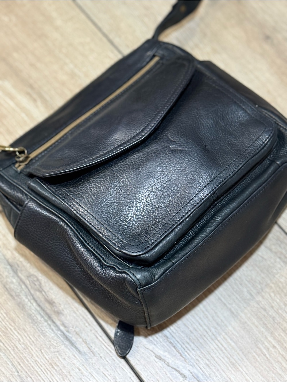 Vintage 1954 Black Fossil Pebbled Leather Crossbody Bag 75082 Key Charm - Picture 3 of 16
